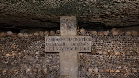 Estos laberinto de túneles se extienden a lo largo de 300 kilómetros. Foto: catacombes.paris.fr.