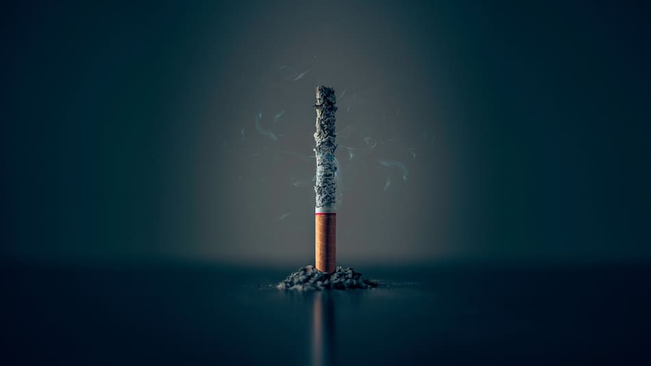 El tabaquismo podría aumentar el riesgo de depresión y trastorno bipolar. Foto: Unsplash