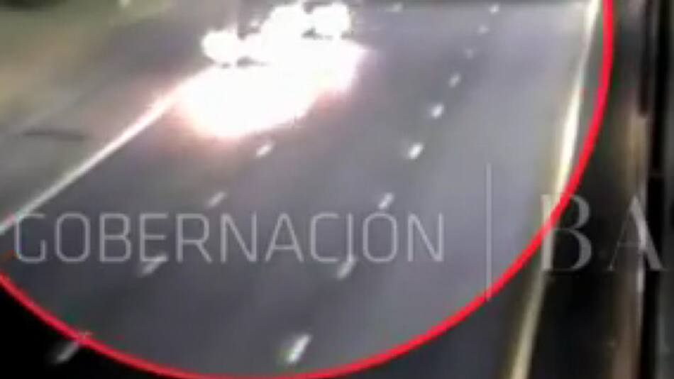 Choque y vuelco en autopista Buenos Aires - La Plata (UBASA)