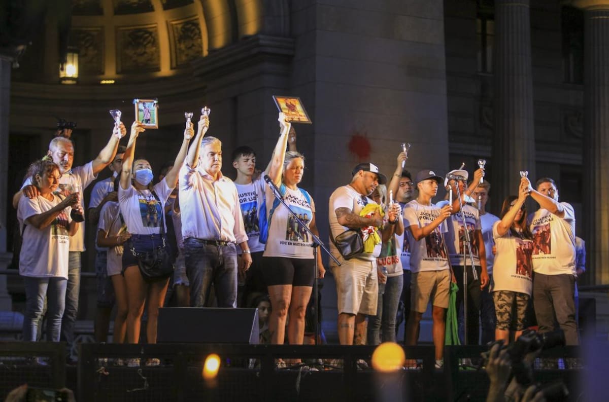 Crimen de Lucas González: masiva marcha de familiares, amigos y vecinos, NA
