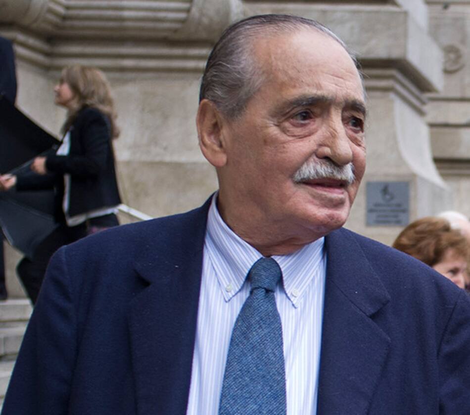 Julio César Strassera (NA)