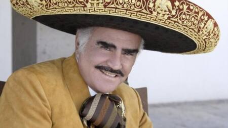 La salud de Vicente Fernández: "Está en terapia intensiva con asistencia ventilatoria"