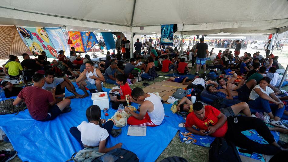 Migrantes entre Estados Unidos y México. Foto: Reuters.