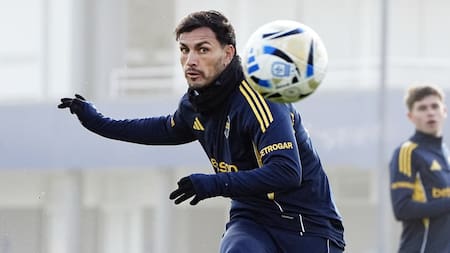 Leandro Paredes en el entrenamiento de Boca