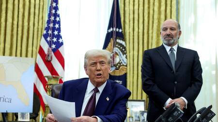 Trump amenazó a los BRICS con aranceles del 100% si "juegan" con el dólar