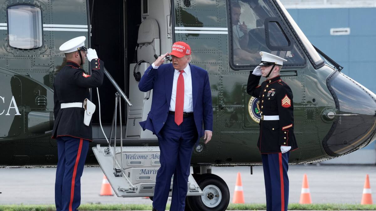 Donald Trump se reunió con su equipo para analizar un posible bombardeo contra Irán. Foto: Reuters/Ken Cedeno