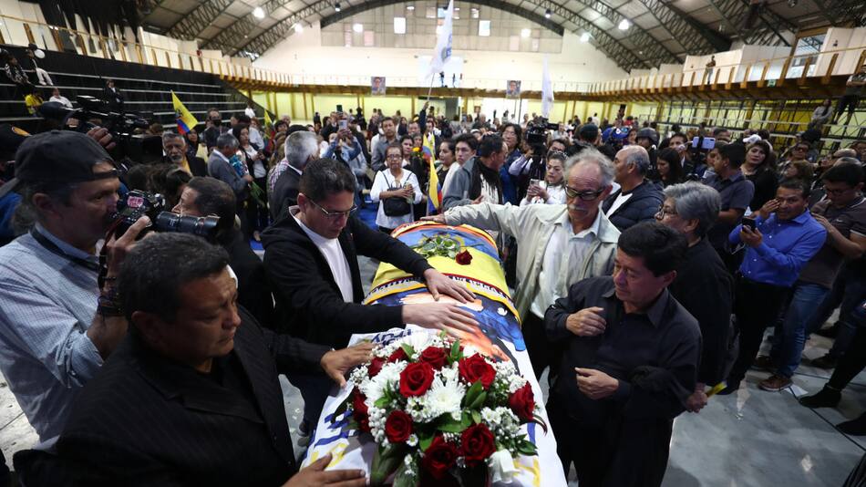 Último adiós a Fernando Villavicencio. Foto: EFE