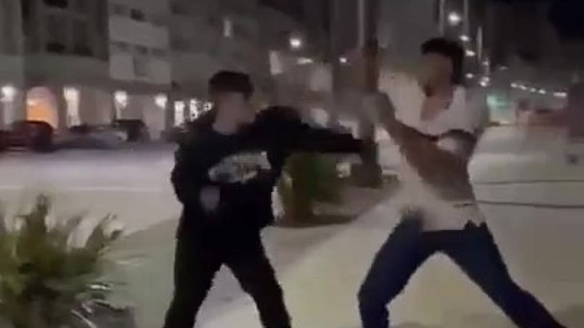 Video: un adolescente de 17 años fue asesinado de una puñalada frente al Casino de Necochea