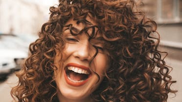 El color de cabello que rejuvenece y aporta frescura: un look imprescindible para este temporada primavera-verano