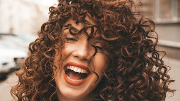 El color de cabello que rejuvenece y aporta frescura: un look imprescindible para este temporada primavera-verano