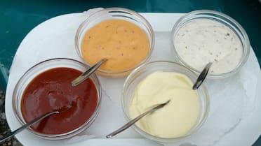 Eligen las 10 mejores salsas del mundo: cuáles son, de qué están hechas y por qué destacan sobre el resto