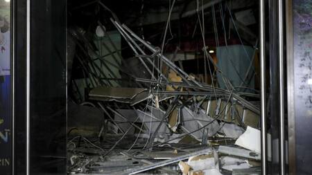 Se derrumbó el techo de la boletería del Cinemark de Palermo, NA