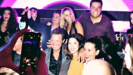 Luis Miguel en el cumpleaños de su hermano