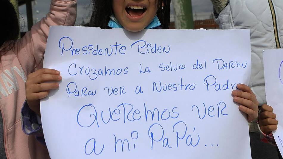 Niños venezolanos protestaron en la frontera entre México y EE.UU_EFE