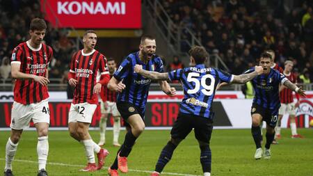 AC Milan vs. Inter de Milán. Foto: Reuters (Alessandro Garofalo)