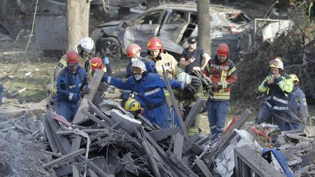 Rusia lanzó 70 misiles y 145 drones contra Ucrania en su ataque masivo. EFE