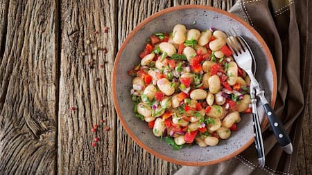 Ensalada de pallares, una tradición de Perú. Foto: Fitia.