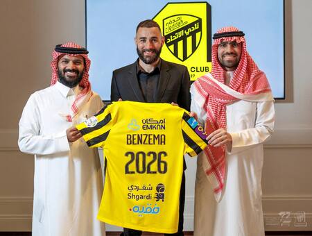 Presentación de Karim Benzema en el Al Ittihad. Foto: REUTERS.