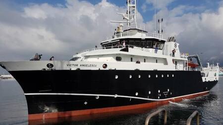 Buque argentino "Víctor Angelescu"