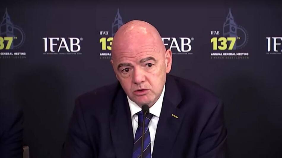 Gianni Infantino en la asamblea 137° entre la FIFA y la IFAB. Foto: captura de pantalla.