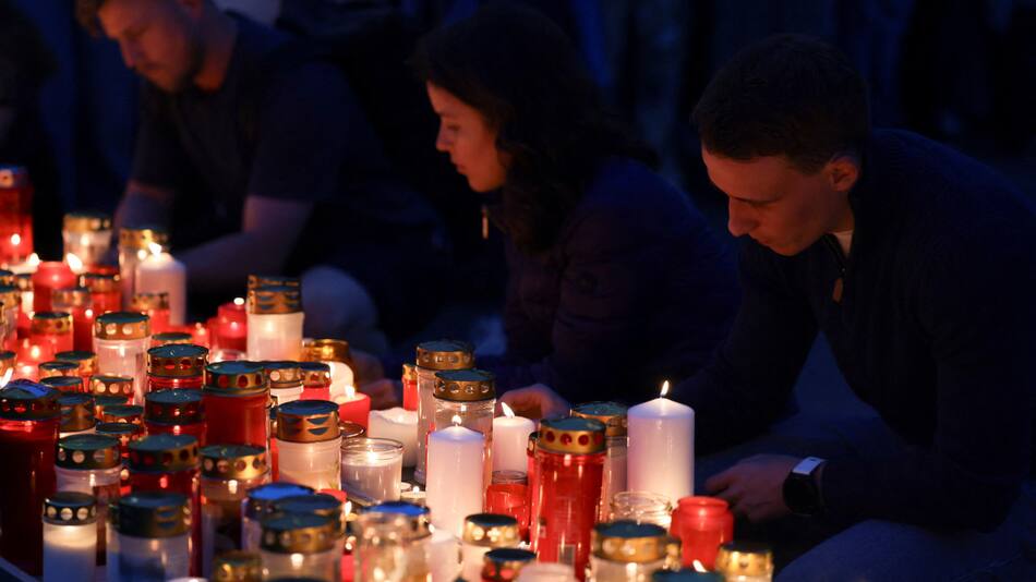 Austria, de luto por el tiroteo en Graz. Foto: Reuters/Leonhard Foeger