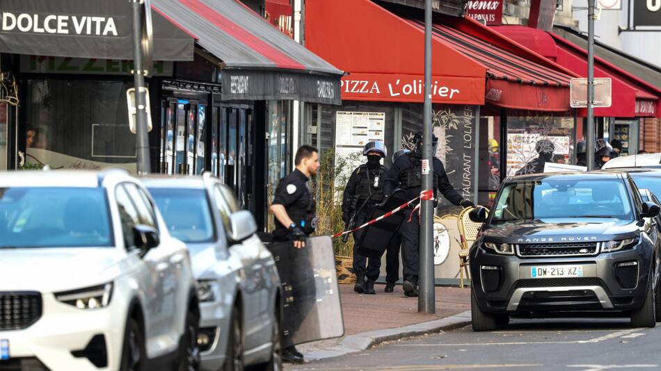 Toma de rehenes en un restaurante de las afueras de París. Foto: REUTERS.