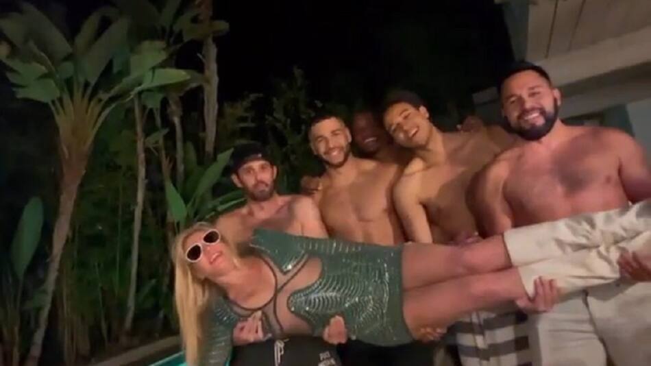 Britney festejó su soltería. Foto: captura video.