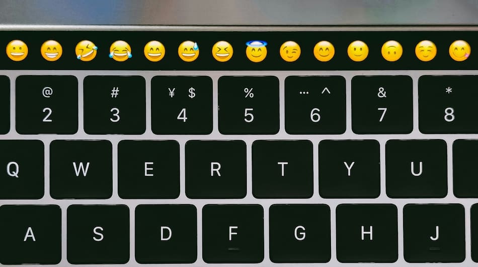 Los emojis son vitales para expresarse en WhatsApp. Foto: Unsplash.