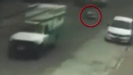 Se abrieron puertas de una ambulancia y el paciente cayó a la calle en Bariloche