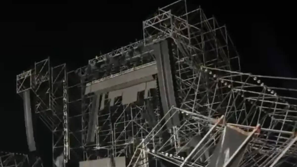 Reprograman la Fiesta de Disfraces de San Nicolás tras el derrumbe del escenario principal por una feroz tormenta.