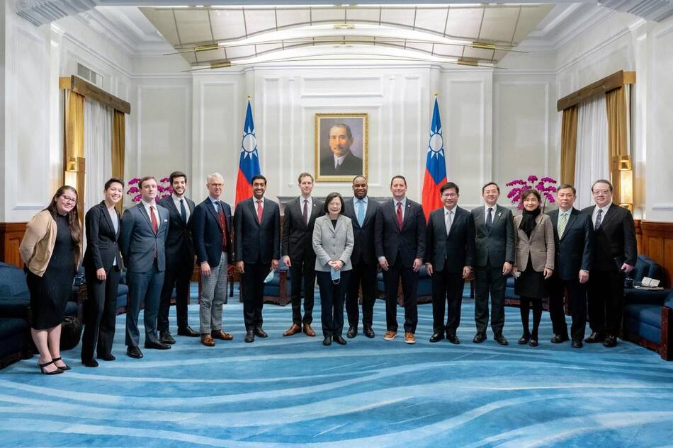 Encuentro de legisladores estadounidenses con presidente de Taiwán. Foto EFE.
