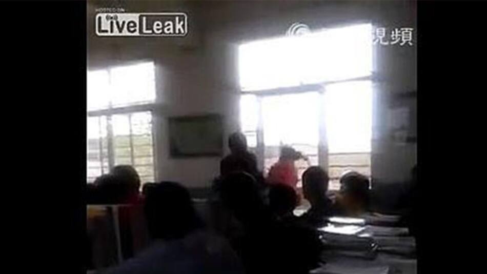 Golpiza de profesor a alumna
