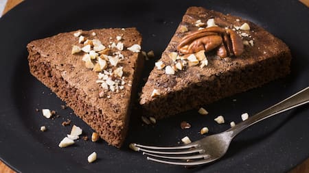 Torta kladdkaka, postre de Suecia. Foto Freepik