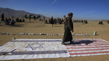 Hutíes controlan el paso de barcos cargueros en el mar Rojo. Foto: Reuters.