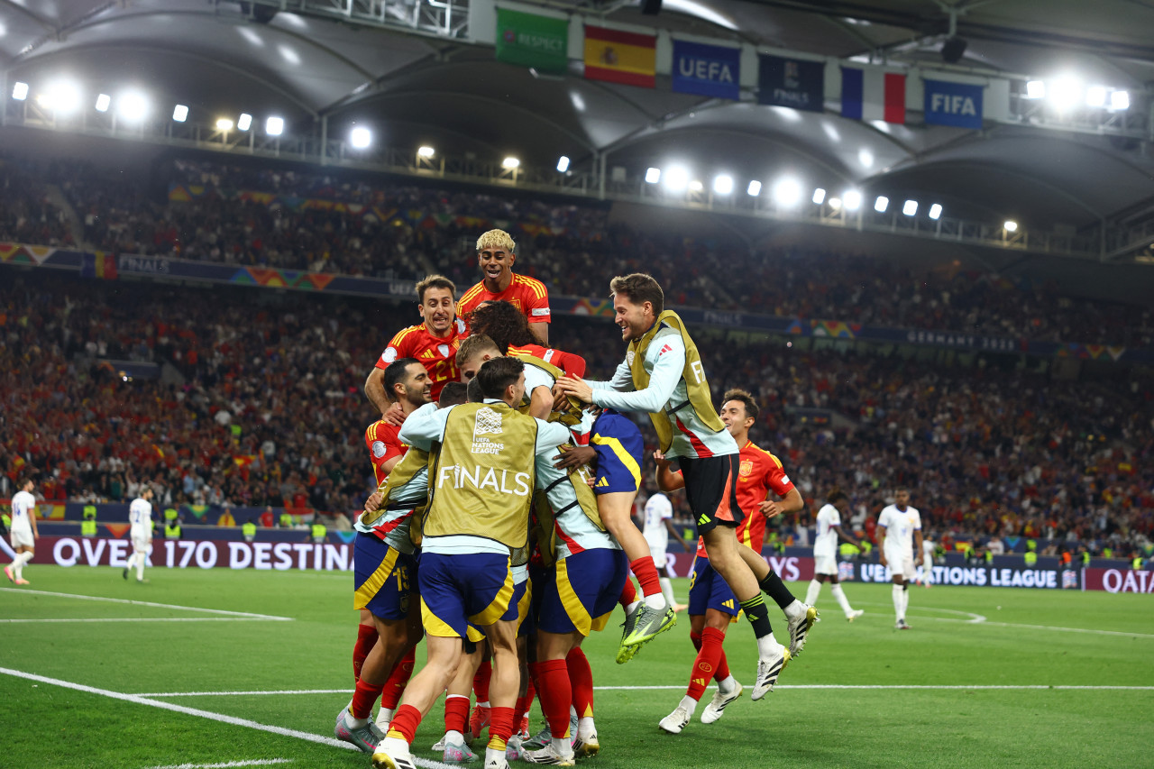 España se impuso a Francia y enfrentará a Portugal en la final. Foto: Reuters/Kai Pfaffenbach