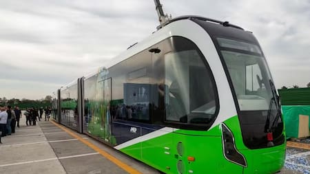 El transporte más novedoso de Sudamérica: es eléctrico, no viaja sobre vías y no necesita chofer