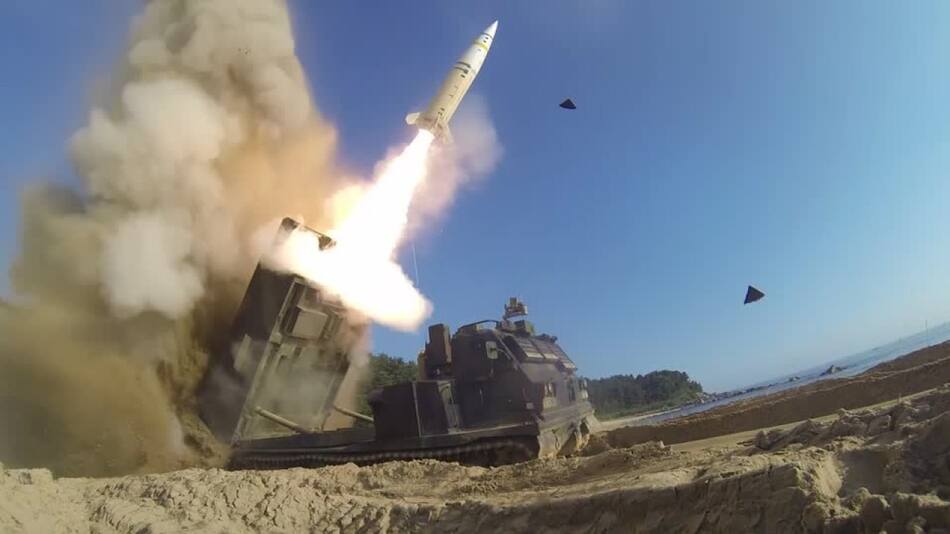 Ucrania dispara misiles proporcionados por Estados Unidos contra fuerzas rusas. Foto: Reuters