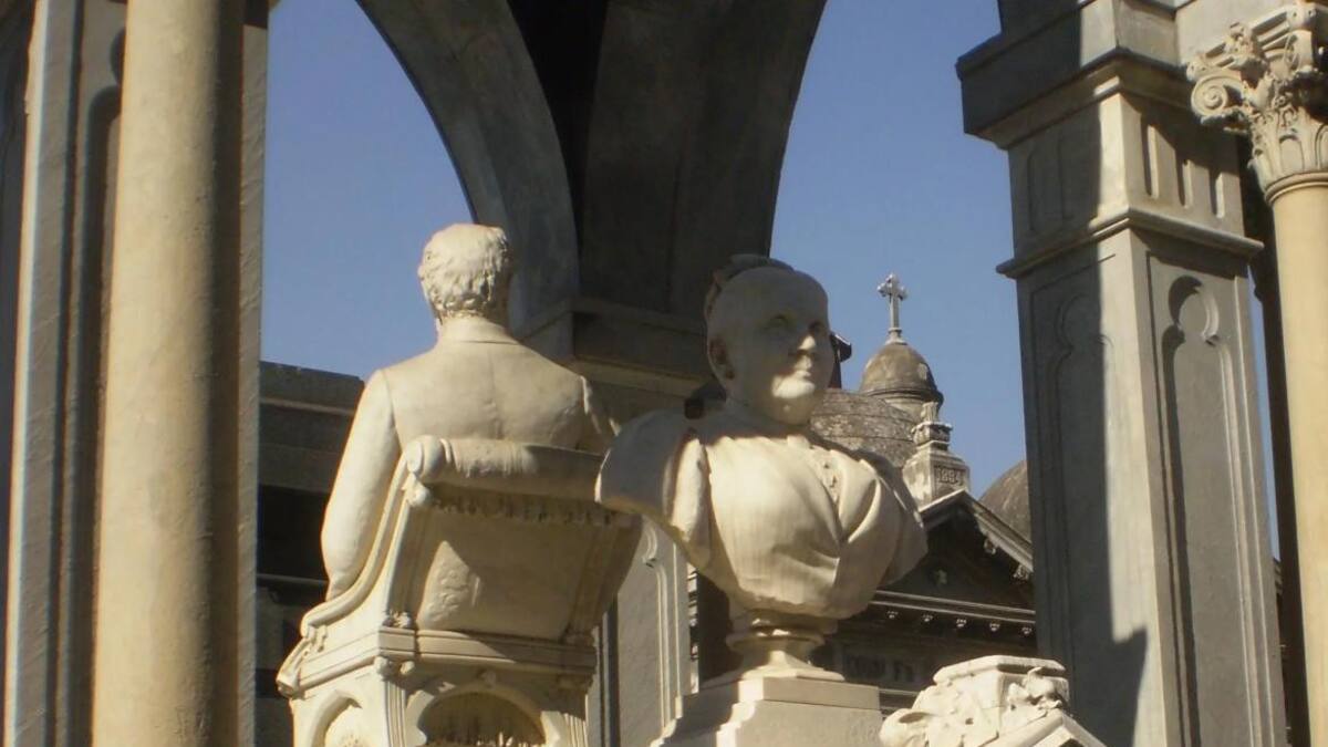 Tumba de Salvador María del Carril y Tiburcia Domínguez. Foto: Wikipedia.