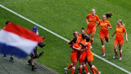 Mundial Femenino 2019 - Festejo de Holanda ante Nueva Zelanda (Reuters)