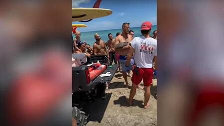 Tiburón muerde a hombre en una playa de Florida