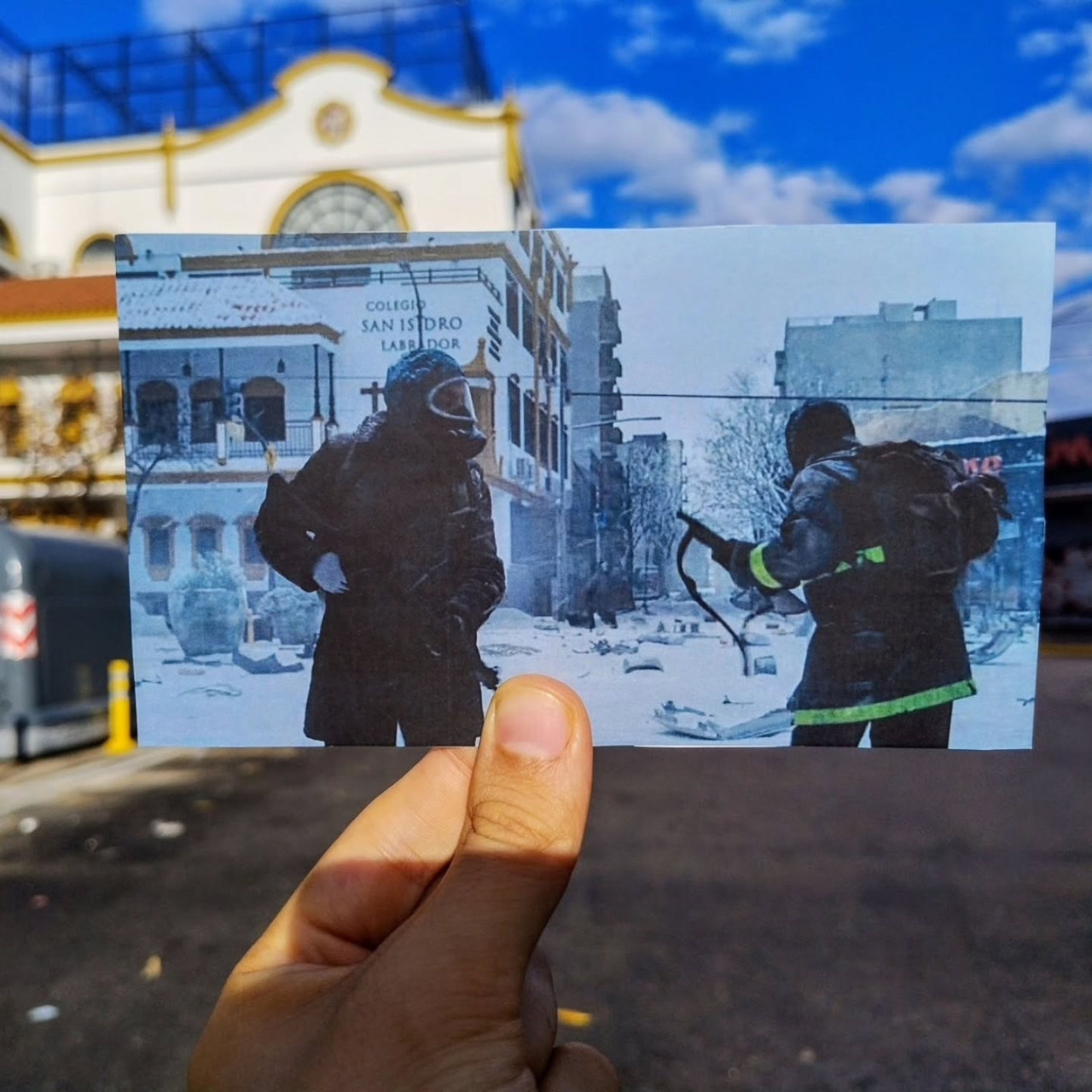Reconstruyó con fotos las escenas de El Eternauta. Foto: Instagram/gonzazegarra