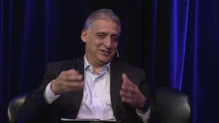 Safarian fue atacado cuando llegaba a su trabajo. (Foto @waltersafarian).