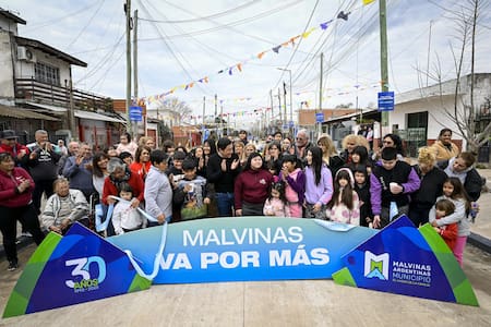 Nardini destacó la obra pública en Malvinas Argentinas.