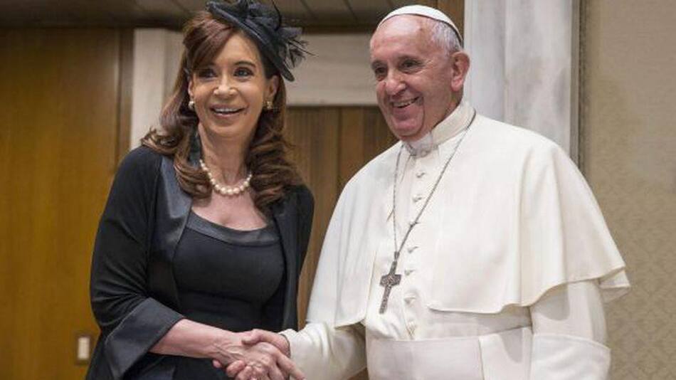Cristina Kirchner y el Papa Francisco. Foto: EFE.