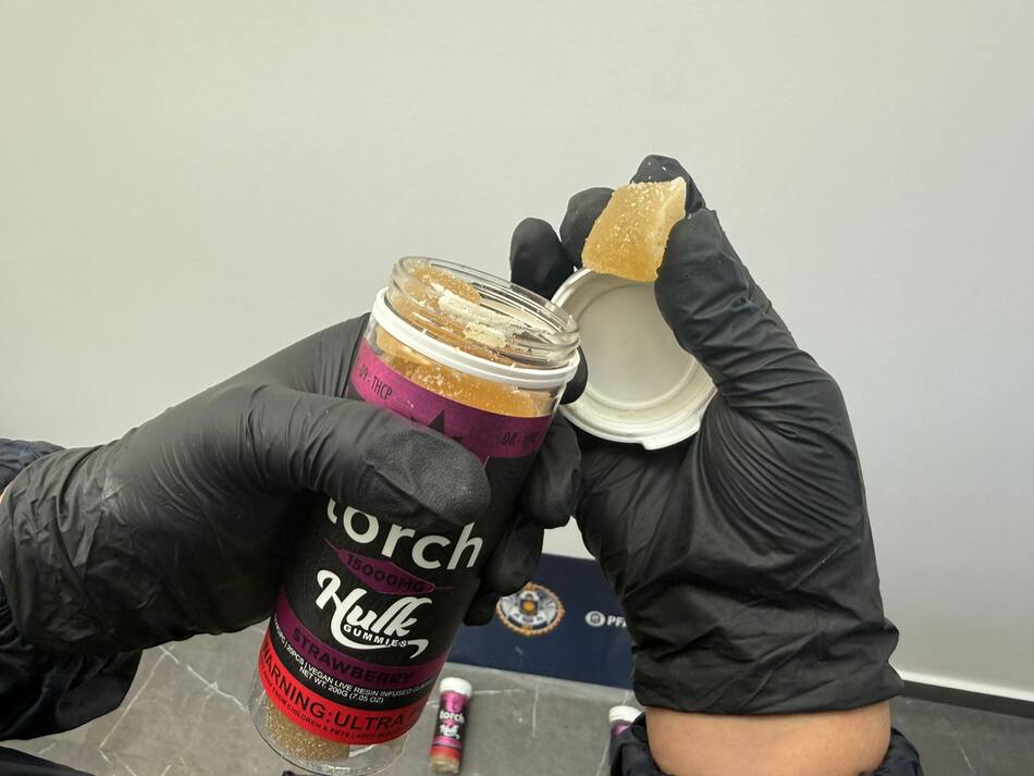 Operativo contra la venta ilegal de productos de vapeo con THC y nicotina.