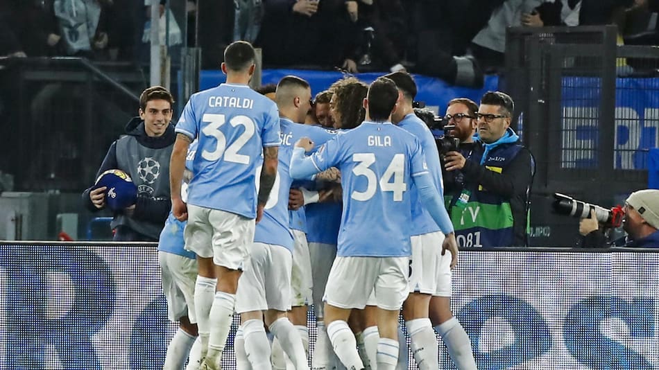 La alegría de la Lazio por la histórica victoria. Foto: EFE