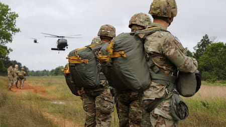 Escala la tensión en Medio Oriente: EEUU contempla enviar 10.000 militares más mientras continúan los bombardeos