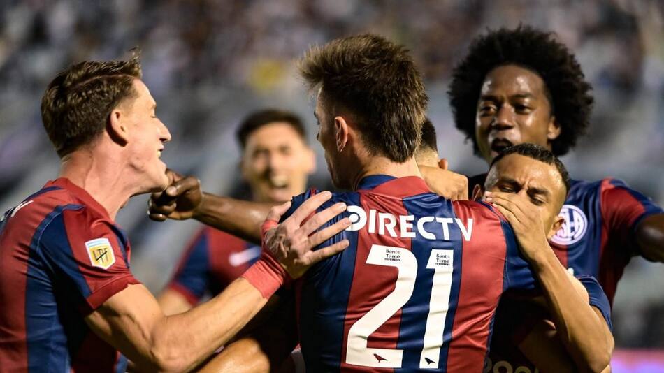 San Lorenzo le ganó a Atlético Tucumán y quedó como único escolta. NA