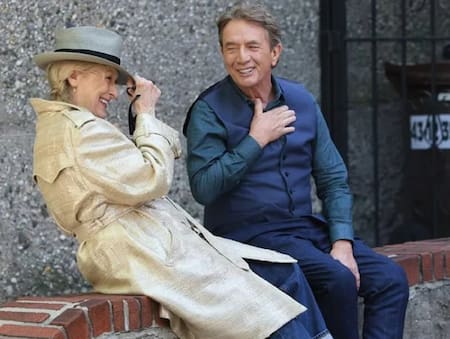 Meryl Streep y Martin Short, a los besos en el set de "Only Murderers In The Building". Foto: NA/redes