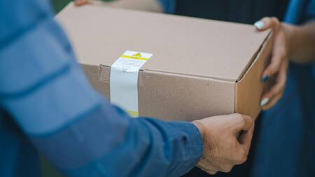 Entrega de paquete; importación. Foto: Unsplash